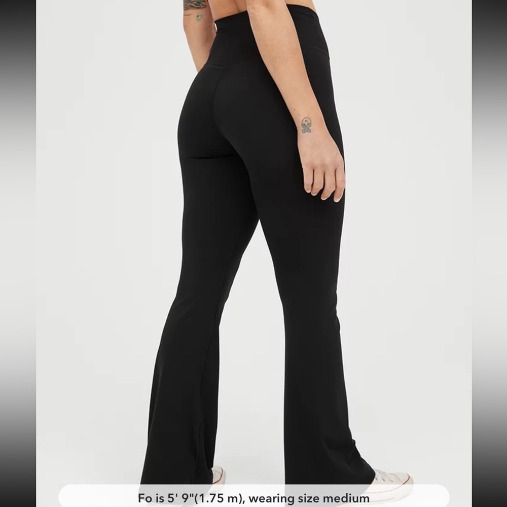OFFLINE By Aerie Real Me High Waisted Crossover Flare Legging size medium NWT